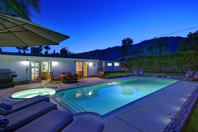 Sunset Lounge • Central Palm Springs CA • Vacation Rental Pool Home